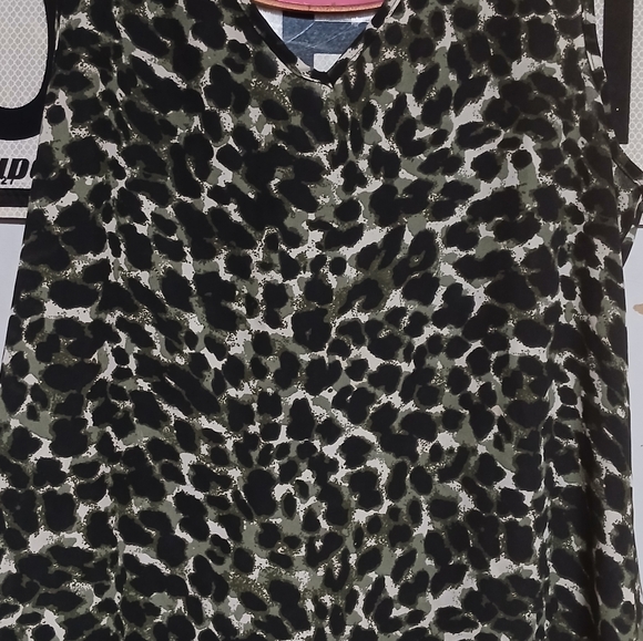 Lily Morgan Tank Top - Picture 2 of 2